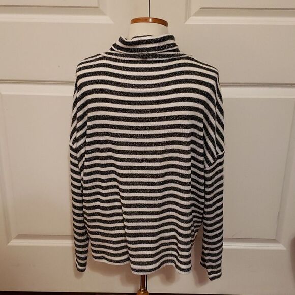 𝅺Sanctuary Nikolai Black Metallic White Turtleneck Pullover Size 1X NWOT‎ - Picture 2 of 5